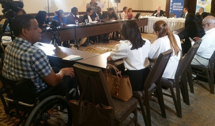 Mesa redonda sobre seguridad y justicia, con el tema “Necesidad de un Código Penal Moderno para Enfrentar la Inseguridad Ciudadana”