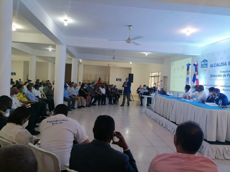 Encuentro de Sensibilización y Concienciación sobre la creación de: los Consejos Municipales, Consejo Económico y Social Municipal, y la construcción del Presupuesto Participativo Municipal.  Realizado por la Alcaldía de Santo Domingo Oeste.