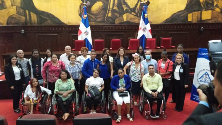 Visita Guiada al Congreso Nacional a Jóvenes con Discapacidad Física